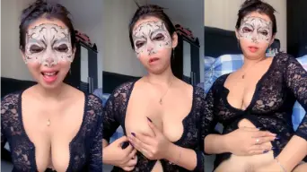 Live Host Kebaya Item Pentil Coklat Video by PornGo
