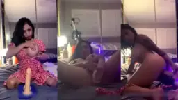 Bokep OnlyFans Natalia Cantik Menggoda Playing Dildo Video by Kompoz