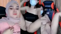 Arunika Hijab Binal Bugil Colmek Live Video by IXXX Arunika Hijab Binal Bugil Colmek Live Video by IXXX