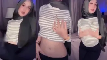 Desahan Awek Hijab Woman Live Instagram Video by RedTube