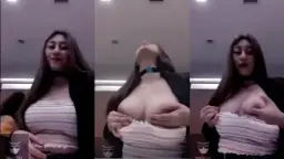 Bokep Viral Remes Toket di Kantor Video by xVideos
