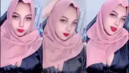 Hijabers Cantik Belahan Toket Live Mendesah Video by BOKEPSIN