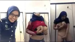 Hijab Sange di Toilet Kantor Video by NoBokep