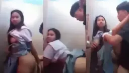 Abg SM4 Ngentot di Kamar Mandi Video by Indo18