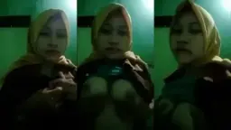 Ratna BebasINDO Pap Toket Gede Bulatnya Video by TXXX